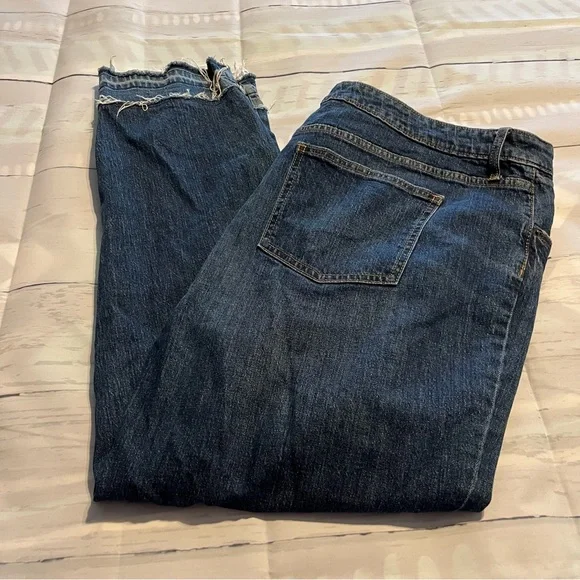 Universal Thread Distressed Bottom Denim Blue Jeans, Size 22W Boyfriend Fit - Picture 5 of 12